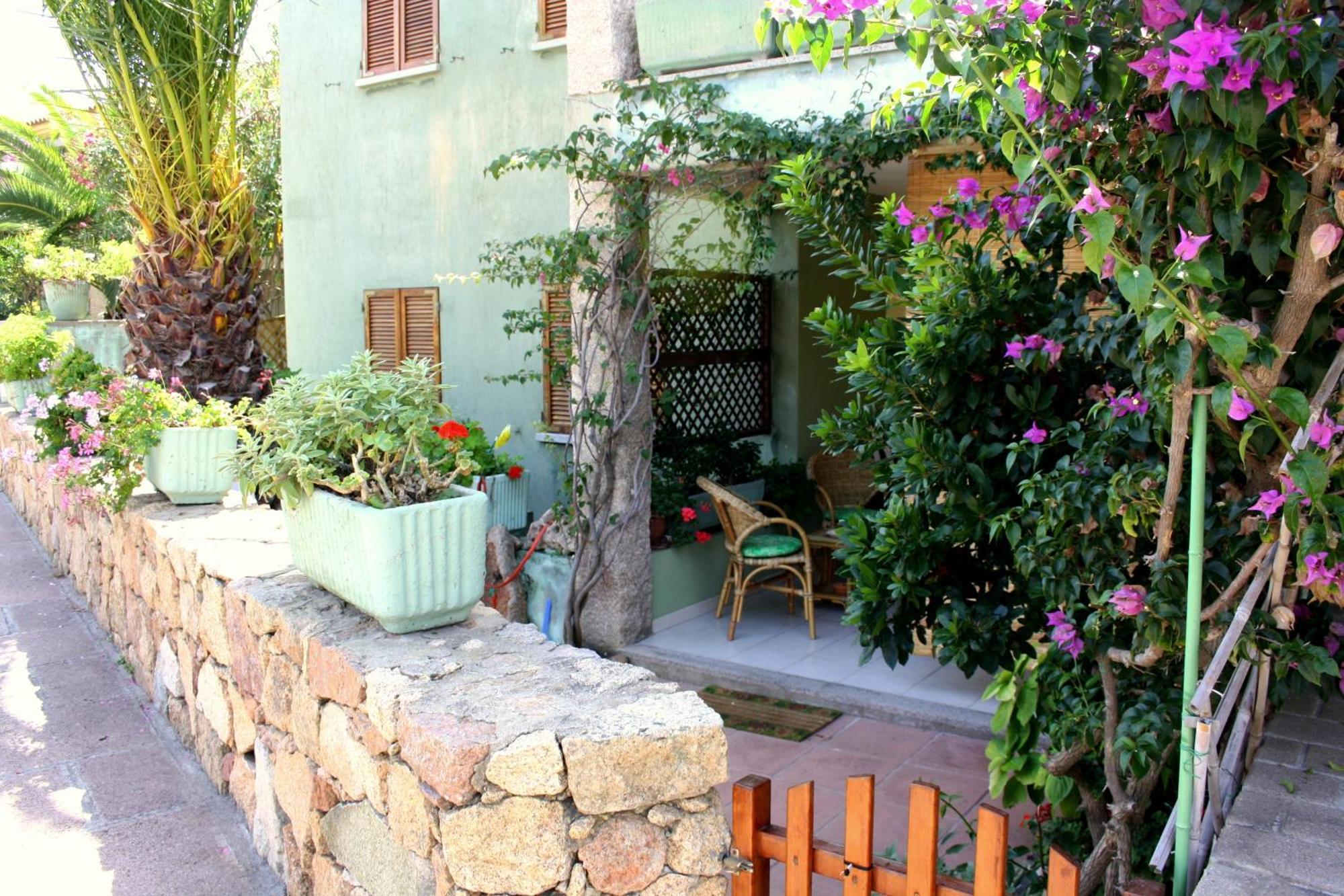 Appartamenti Ideal Isola Rossa Exterior foto
