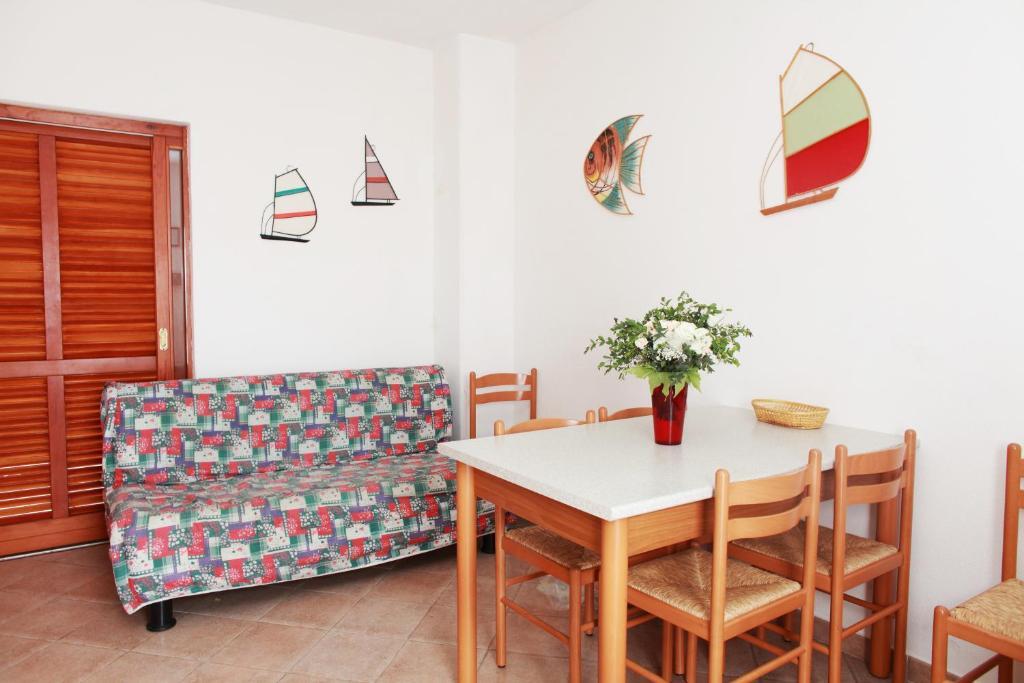 Appartamenti Ideal Isola Rossa Exterior foto