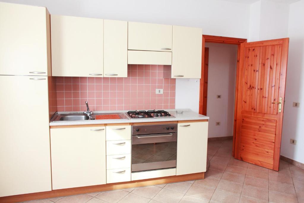 Appartamenti Ideal Isola Rossa Exterior foto